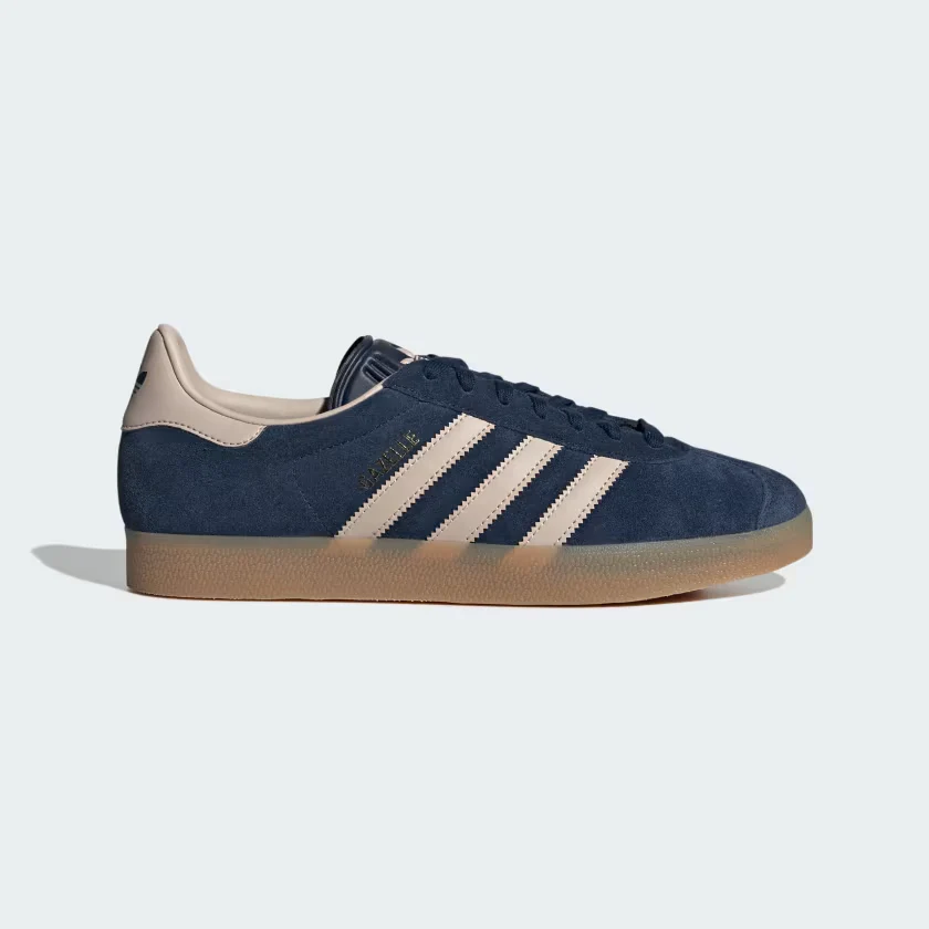 Gazelle Sneakers (Dutch translation: Gazelle Sneakers is the same in Dutch, but if you meant a literal translation it would be Gazelle Sportschoenen, however Gazelle is a brand name so it stays Gazelle Sneakers or Gazelle Sportschoenen depending on context. I will use Gazelle Sportschoenen.) Gazelle Sportschoenen