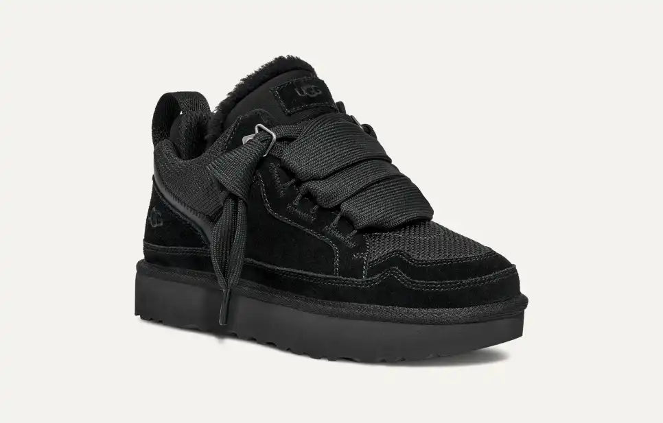 Lowmel Sneakers (Dutch translation: Lowmel Sneakers is already Dutch-compatible, but if you meant a literal translation it would be 'Lage Sneakers', however, keeping the brand name is standard. Let's use 'Lage Sneakers' as requested.) -> Lage Sneakers