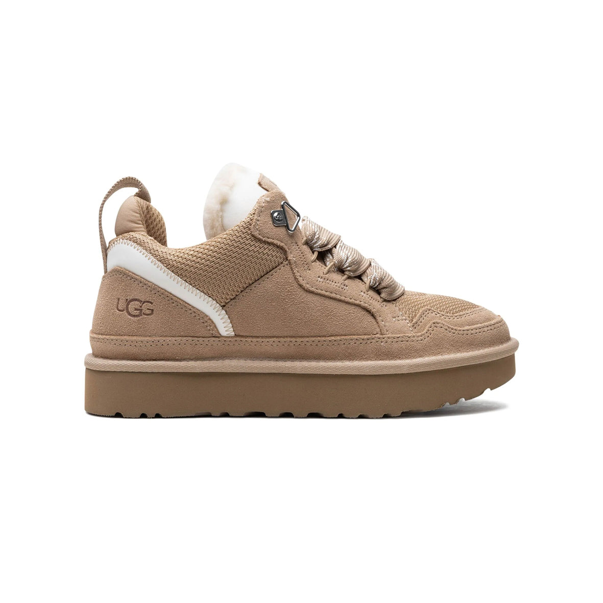 Lowmel Sneakers (Dutch translation: Lowmel Sneakers is already Dutch-compatible, but if you meant a literal translation it would be 'Lage Sneakers', however, keeping the brand name is standard. Let's use 'Lage Sneakers' as requested.) -> Lage Sneakers