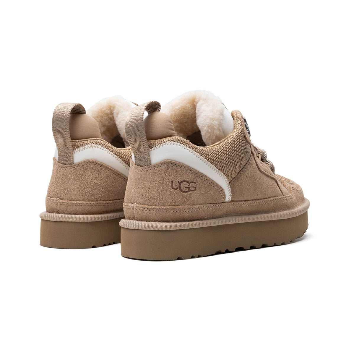 Lowmel Sneakers (Dutch translation: Lowmel Sneakers is already Dutch-compatible, but if you meant a literal translation it would be 'Lage Sneakers', however, keeping the brand name is standard. Let's use 'Lage Sneakers' as requested.) -> Lage Sneakers