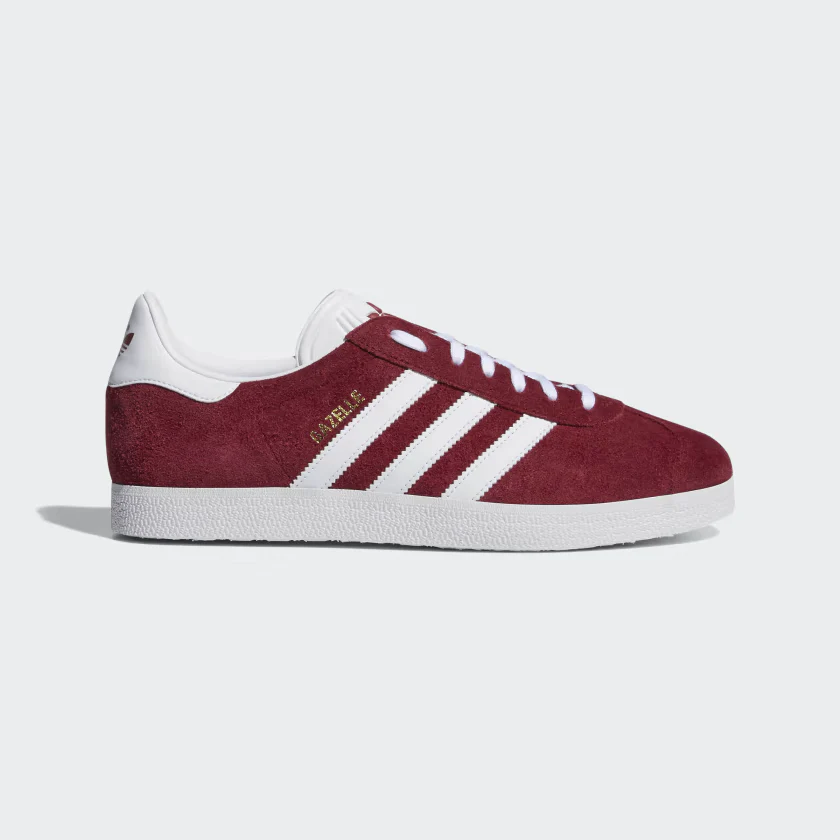 Gazelle Sneakers (Dutch translation: Gazelle Sneakers is the same in Dutch, but if you meant a literal translation it would be Gazelle Sportschoenen, however Gazelle is a brand name so it stays Gazelle Sneakers or Gazelle Sportschoenen depending on context. I will use Gazelle Sportschoenen.) Gazelle Sportschoenen